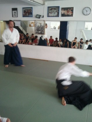 Urs Keller Aikido-Vorführung für Zürcher-Schulklasse