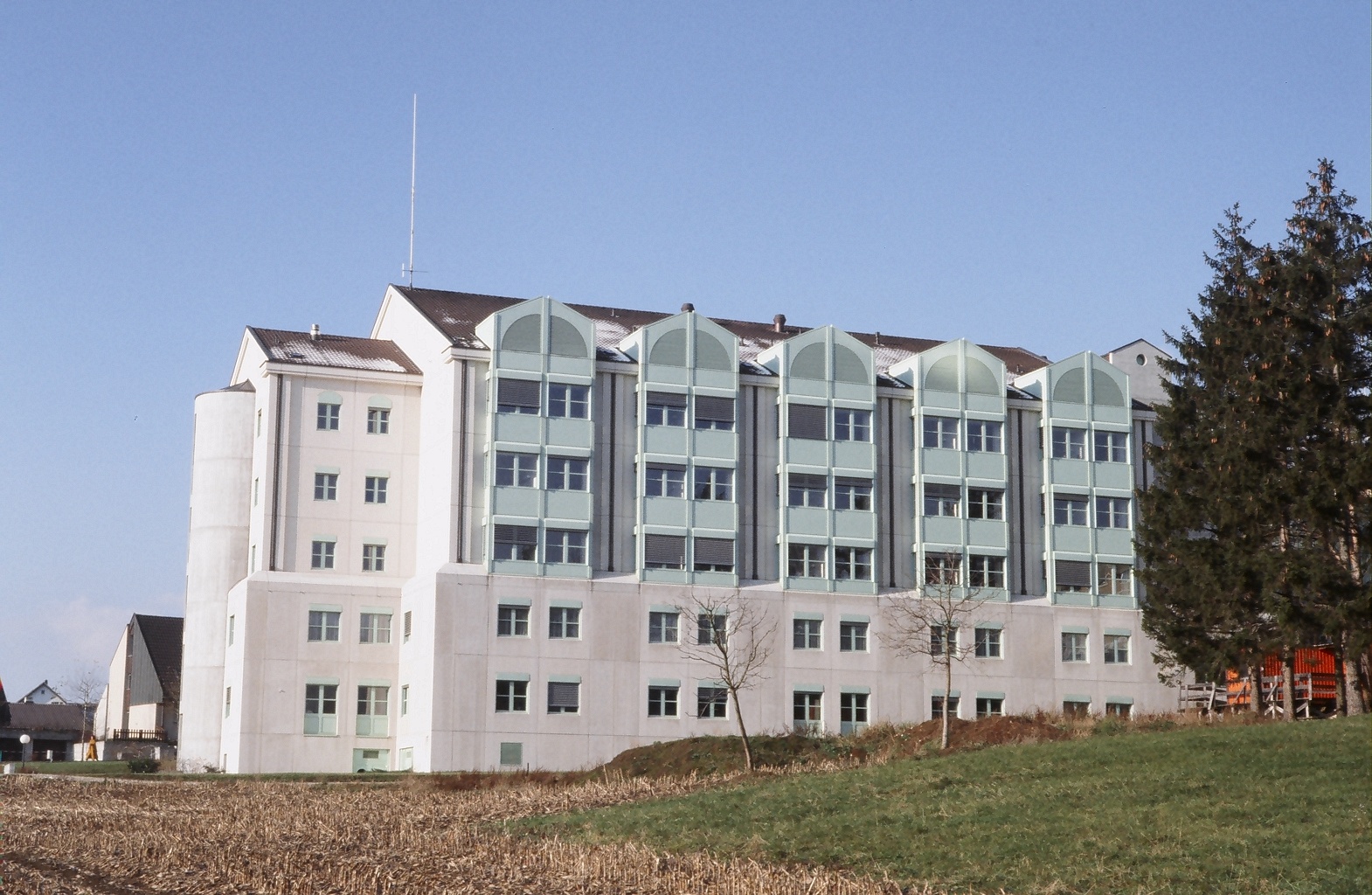 Delémont, agrandissement, modernisation hôpital régional, 1978-82, 1984-98.