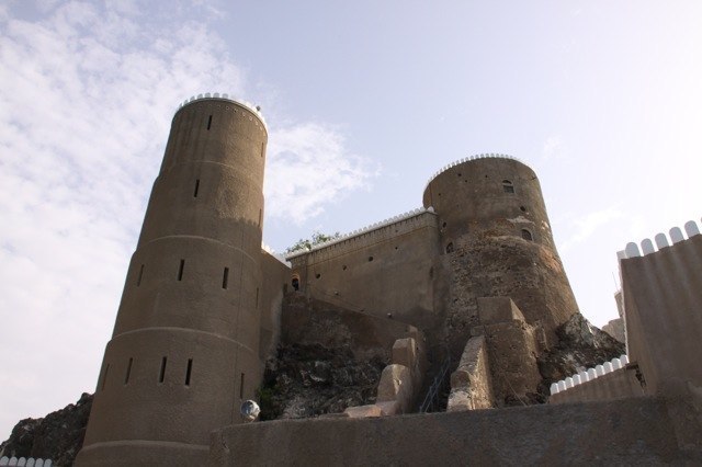 Die umliegenden Burgen bewachen den Palast und das Regierungsviertel