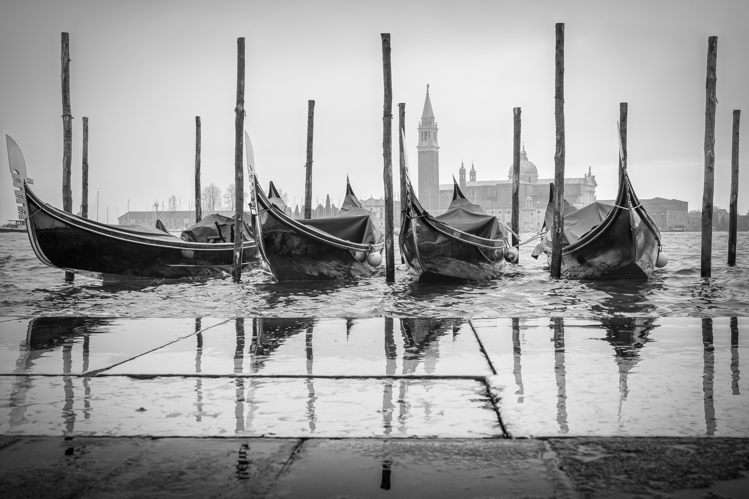 Venedig zur Zeit der "acqua alta" zeigt die Morbidität und Vergänglichkeit dieser Stadt eindrücklich