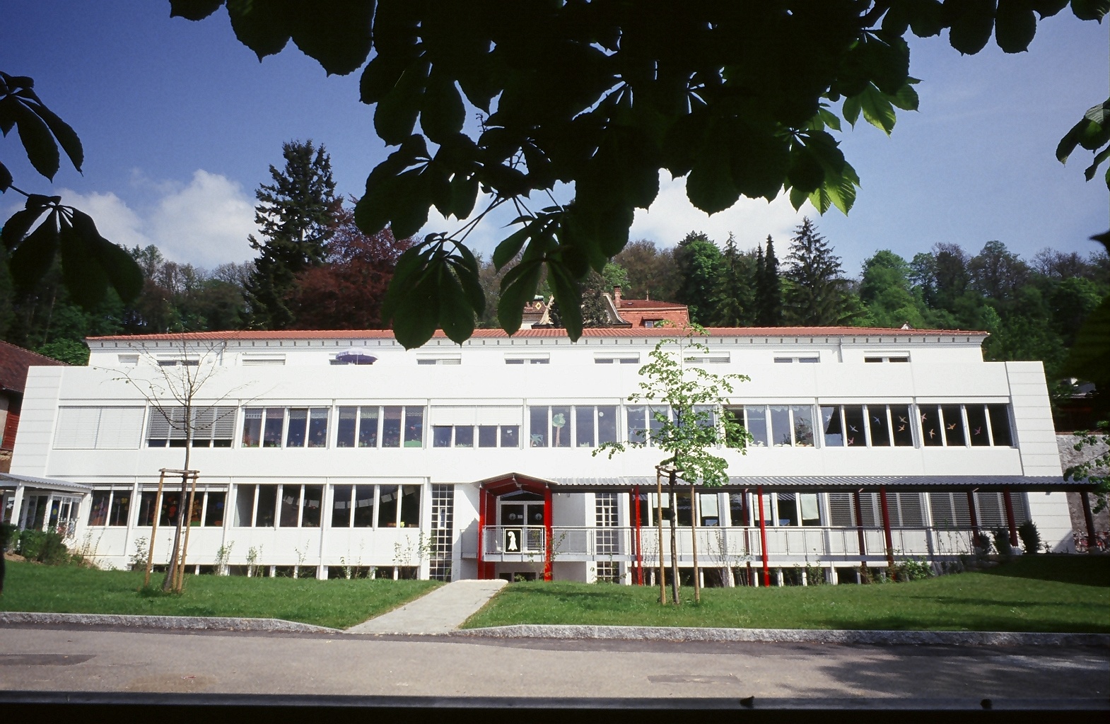Laufen, Primarschule neuer Flügel West, 1985.