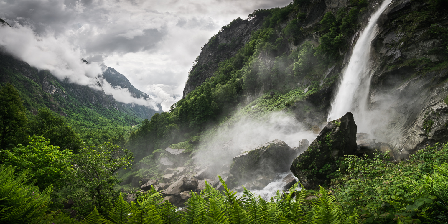Wasserfall im Valle Bavona als Panorama 2:1