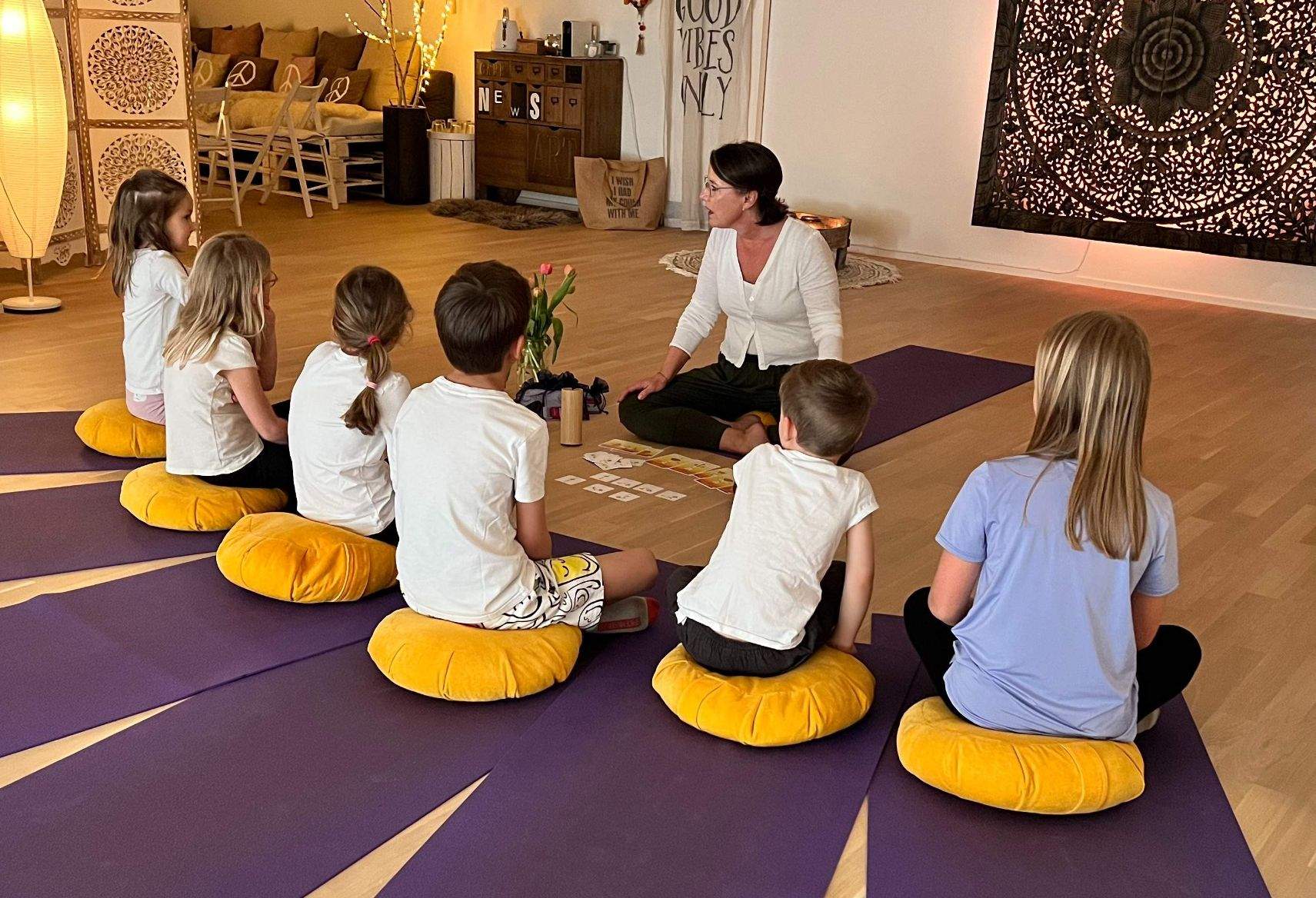 Kinder Yoga Fällanden Bewegen Entspannen Kinderyoga, montags 17:30-18:30