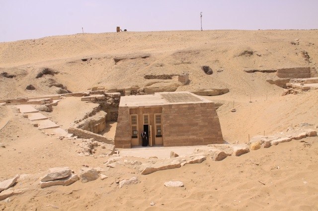 Hier sehen Sie das Grab eines Freundes des Pharaos