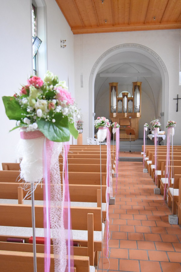 Kirche Berg,Tischdeko,Hochzeit, Andrea Brühlmann, Eventblumen, Zihlschlacht, Thurgau,Sommer