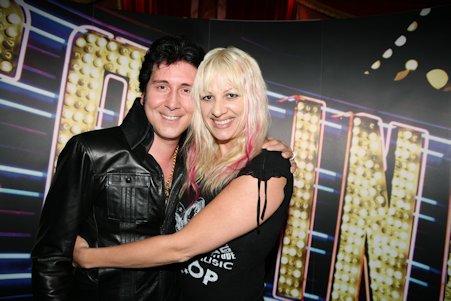 Elvis Imitator Tommy King mit Lebenspartnerin Nikki im Casino Pfäffikon