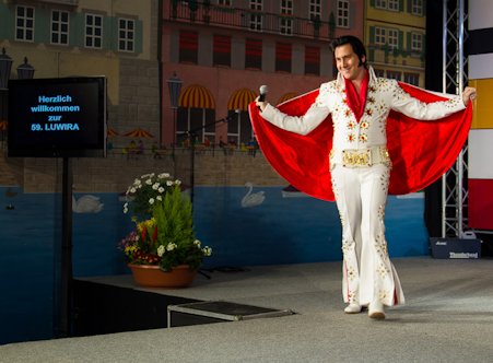 Elvis Imitator Tommy King an Modeschau an der Luga Luzern