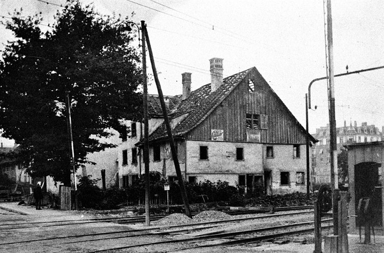 Zweierstrasse 86. Abgebrochen 1925. Mit Bahnübergang Seebahnstrasse