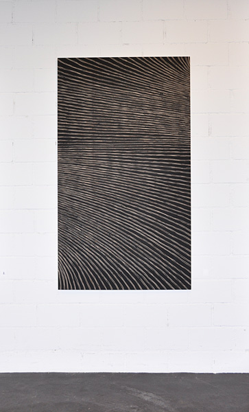 eine nach der anderen III, 2015, Linien graviert in Multiplex, 140 x 80 cm