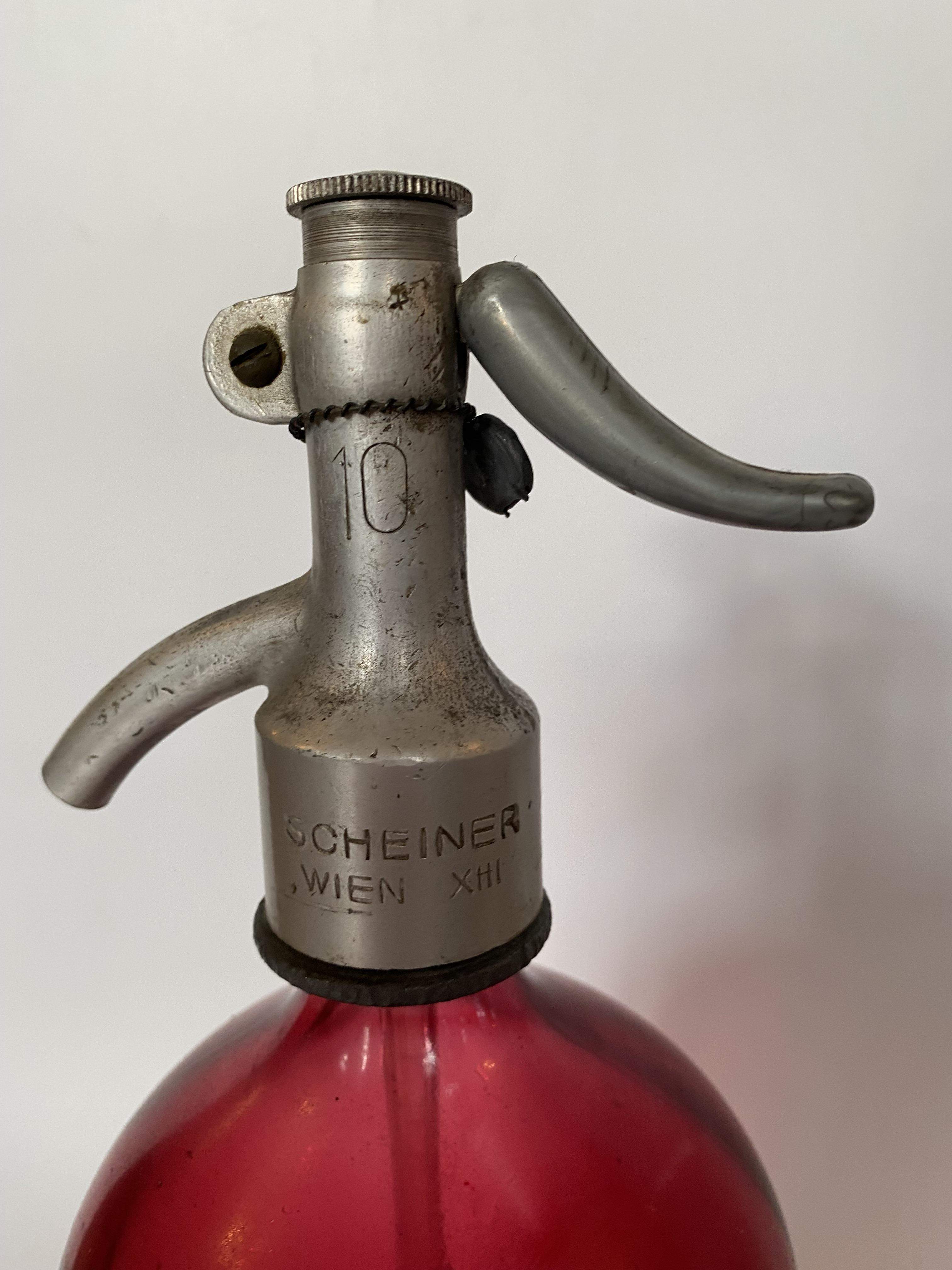 Antike Sodaflasche Rot um 1920