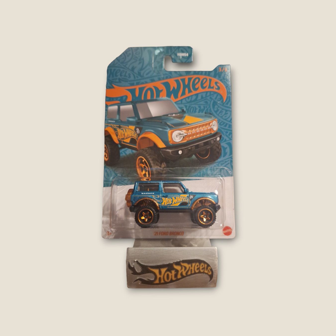 Hot Wheels Blue & Gold 2024 21 Ford Bronco 3/6 L