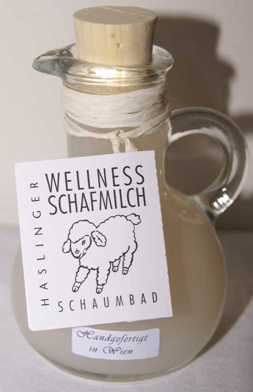 Exklusives Schafmilch-Schaumbad, gut für die Haut und die Seele, im Laden erhältlich