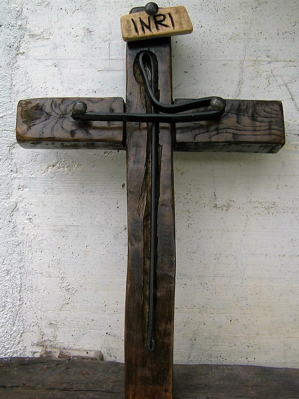 Kreuz aus Holz & Metall