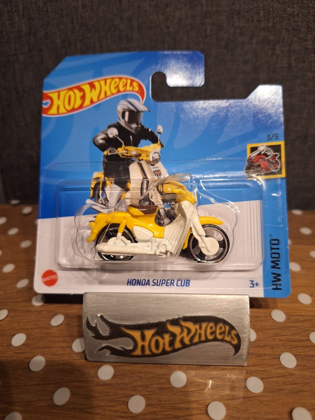 Hot Wheels HW Moto 2023 Honda Super Cub 3/5 S