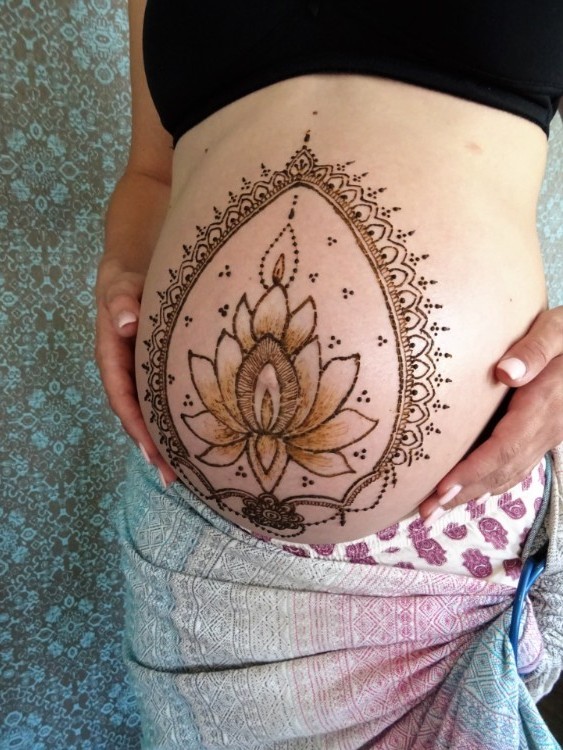 Henna für Baby Bauch