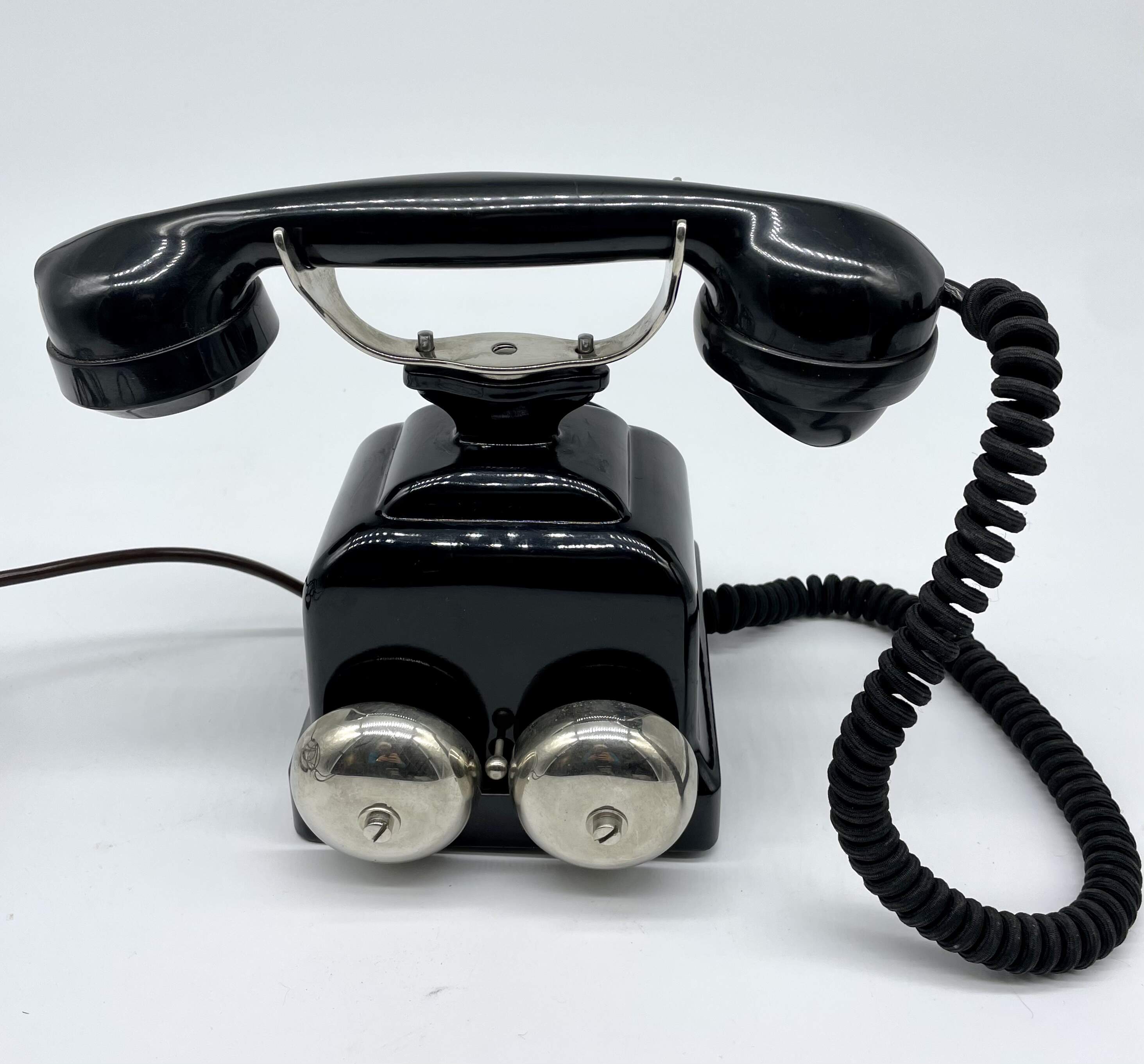 AntikesTelefon mit Wählscheibe, 30er Jahre Schweiz