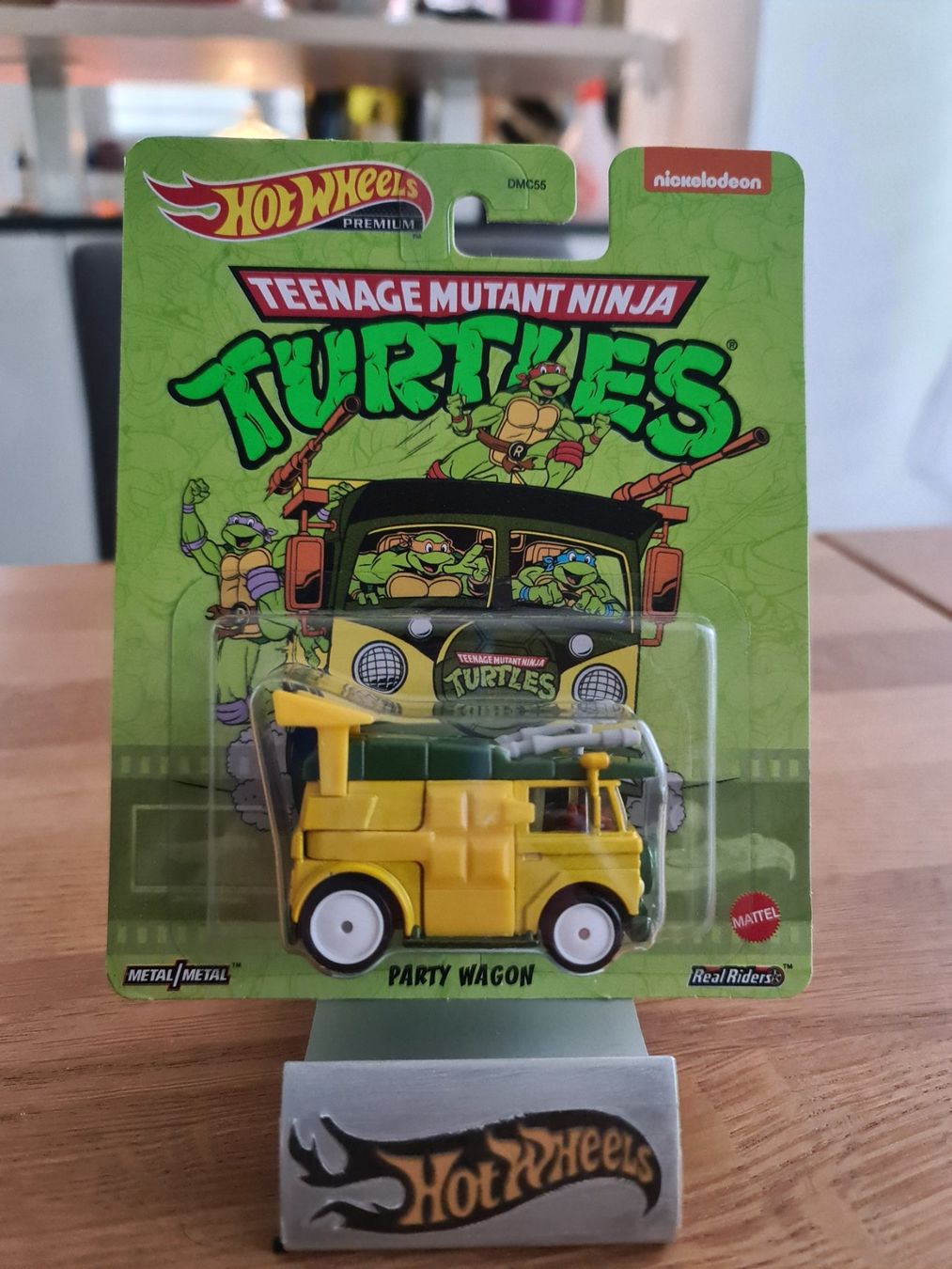 Hot Wheels Premium Retro Entertainment 2023: TMNT Party Wagon