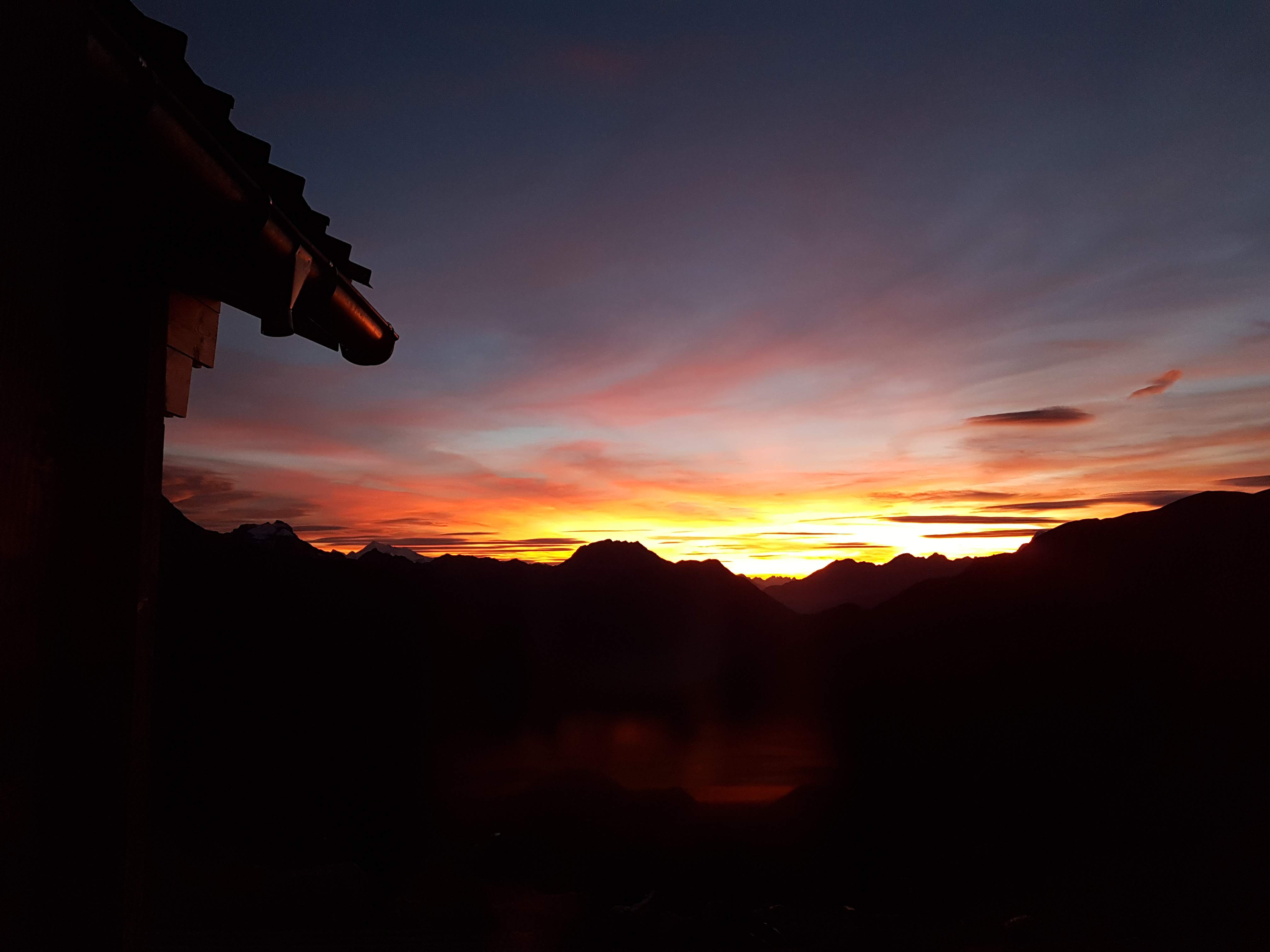 Blick ins Binntal mit Sonnenuntergang