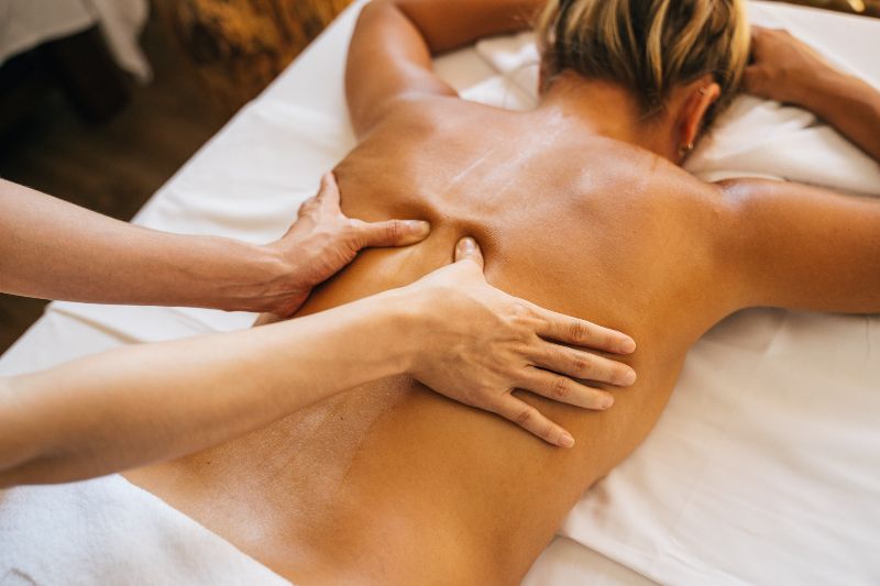Massagen bei körperlichen Beschwerden und Entspannen