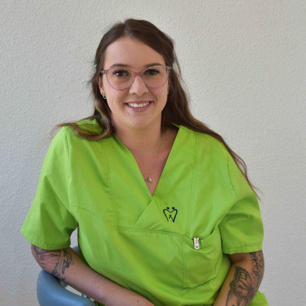 Dentalassistentin Celine Fellmann tätig in der Zahnarztpraxis Käch