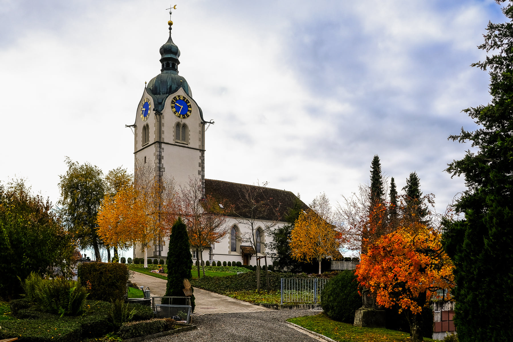 Die Kirche in Reinach ist die erste ref. gebaute Kirche in der Schweiz. Bauahr 1529