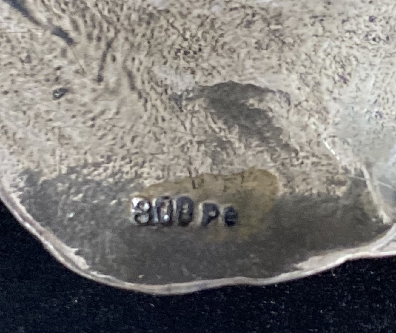 Silber (800er) Brosche mit Verzierung