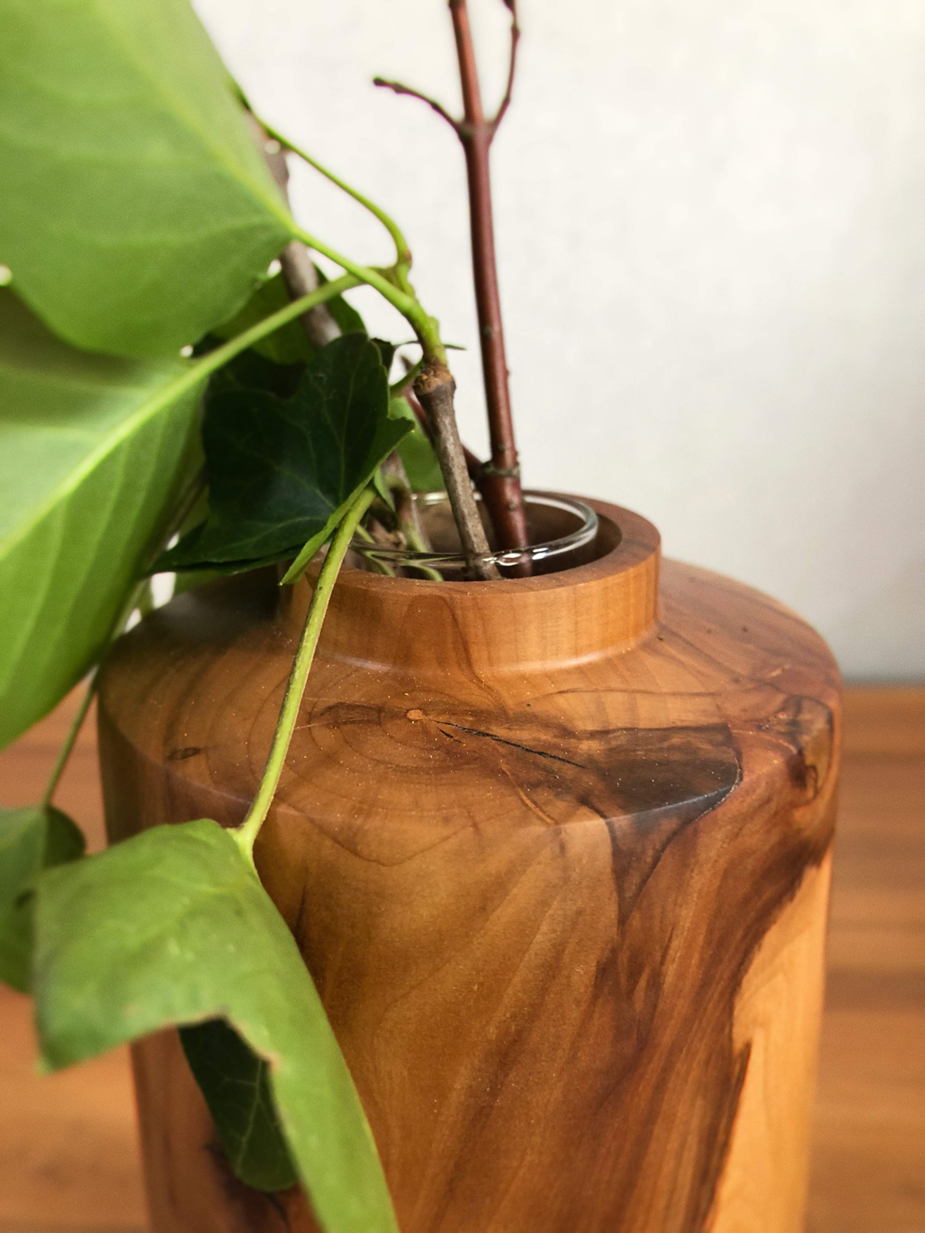 Vase aus Apfelholz