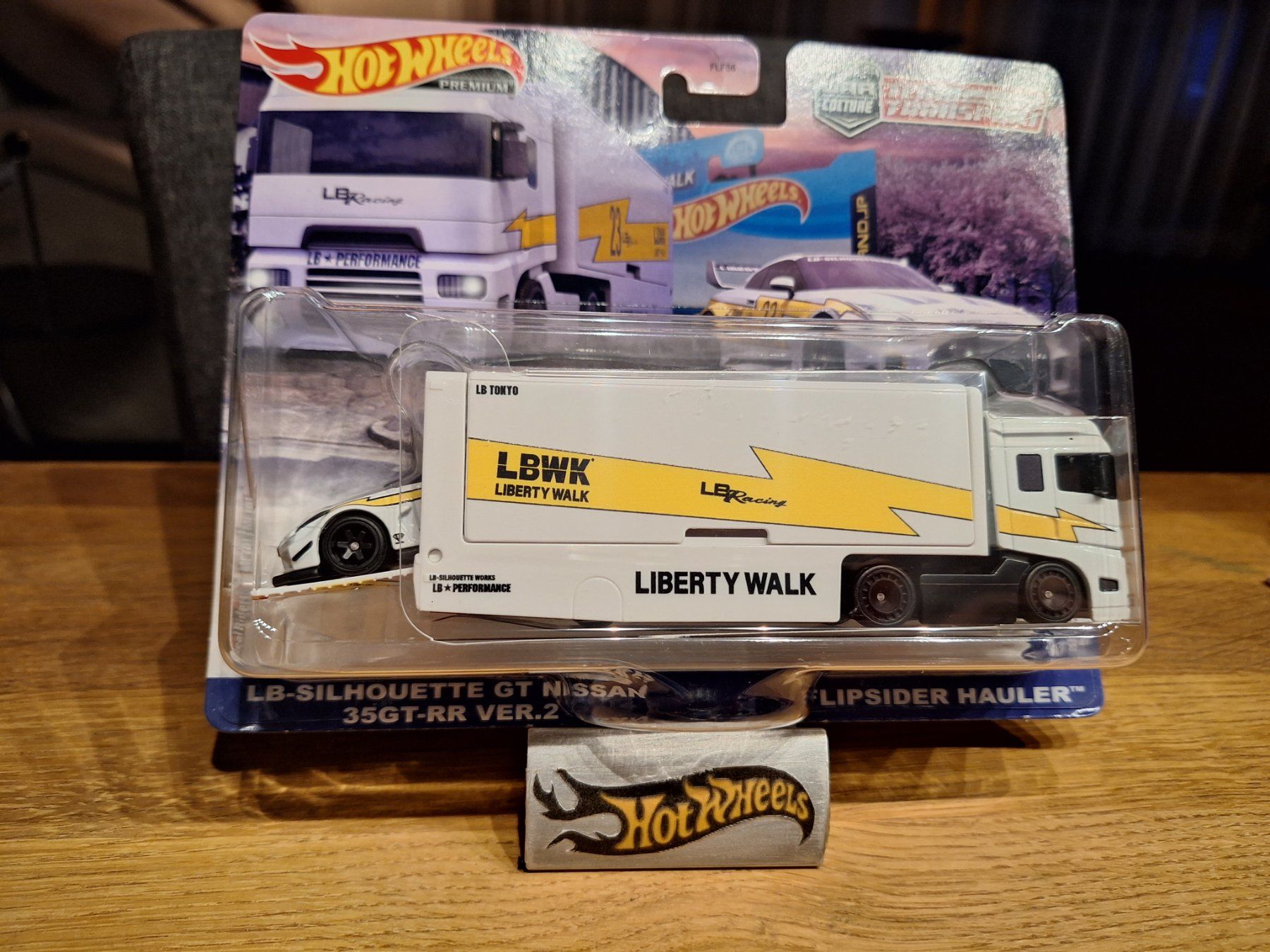 Team Transport #56 LB-Silhouette GT Nissan 35GT-RR Ver.2 Flipsider Hauler