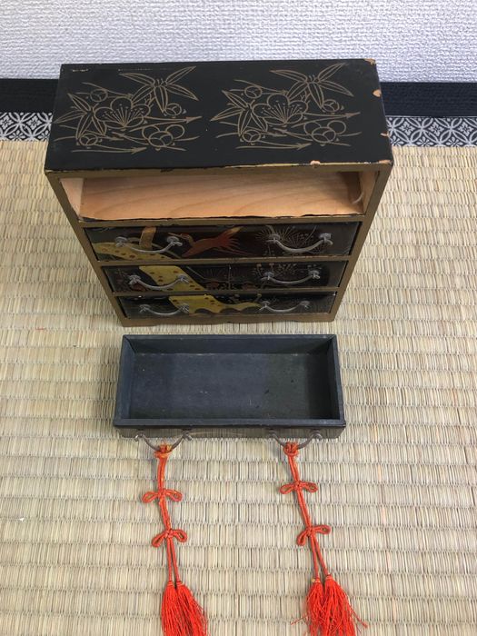 Japan Miniatur-Schmuckschrank