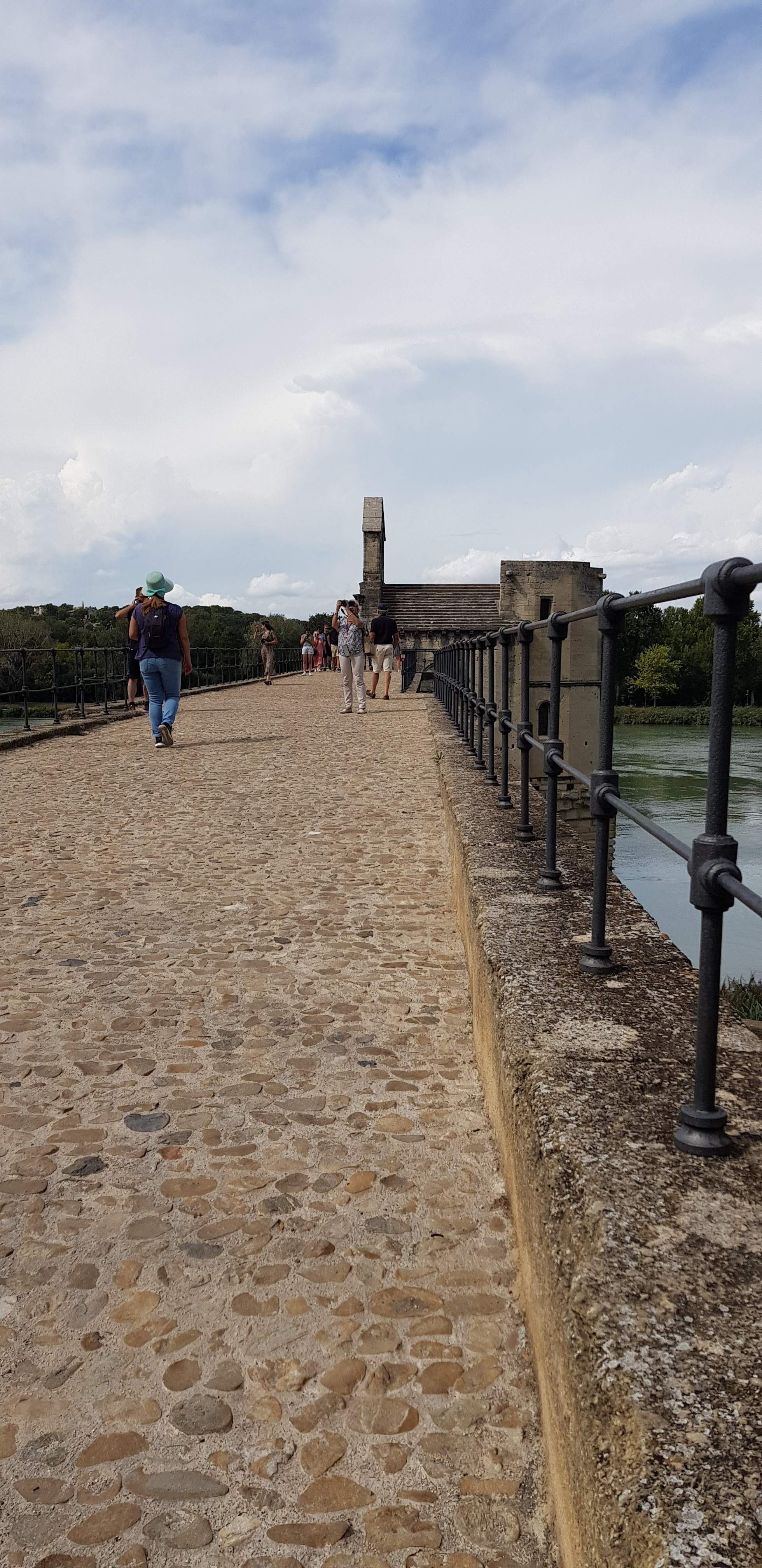 Sur le pont d'Avignon...
