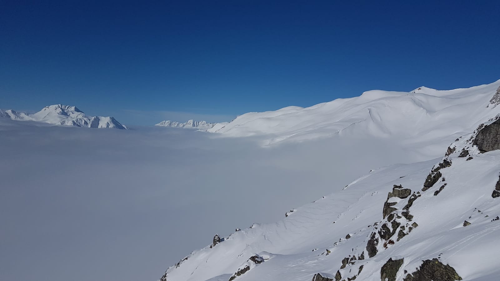 Blick von der Hütte ins Nebelmeer