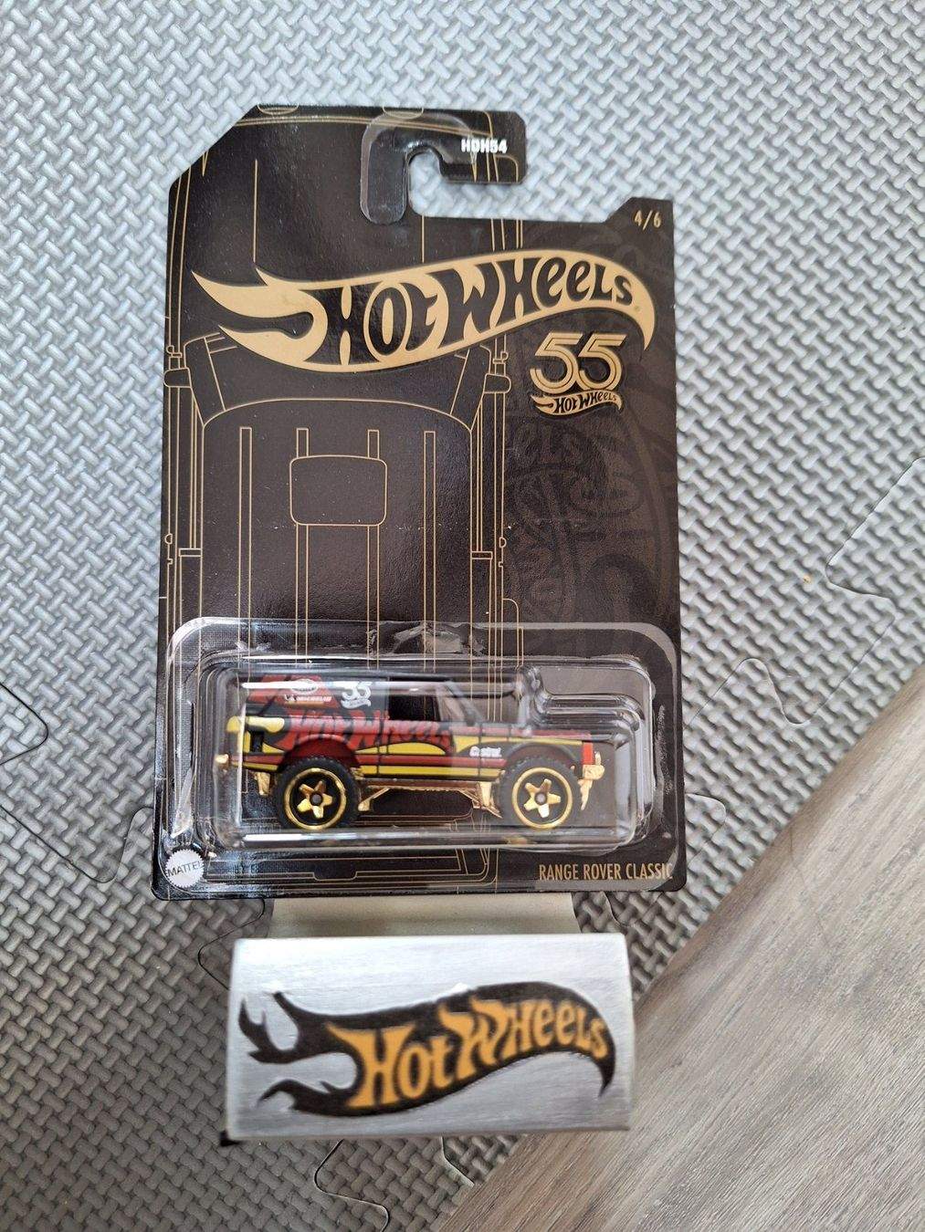 HW 55th Anniversary Black and Yellow Series 2023 4/6 Range Rover Classic