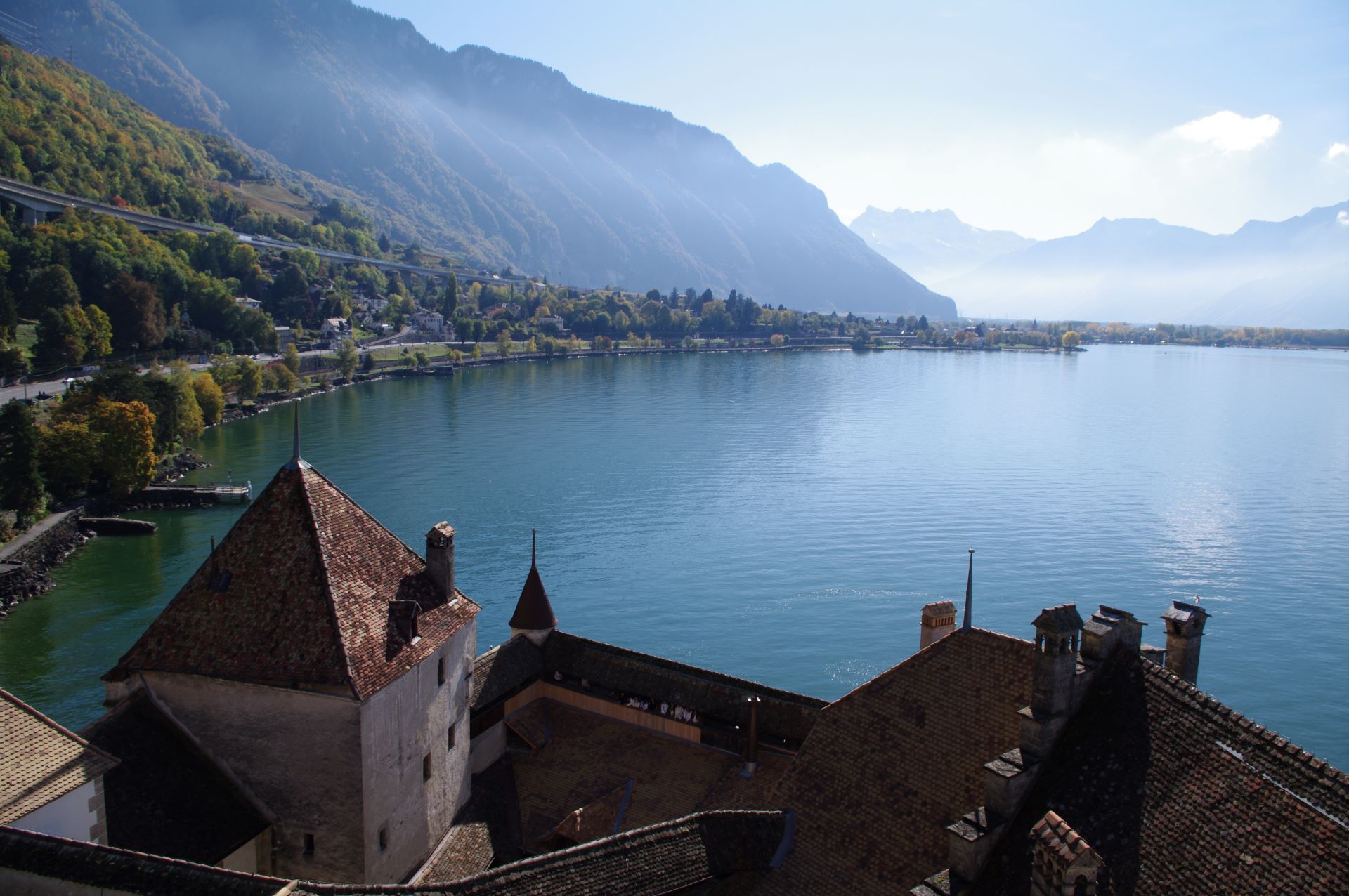 Richtung Wallis sieht man Villeneuve