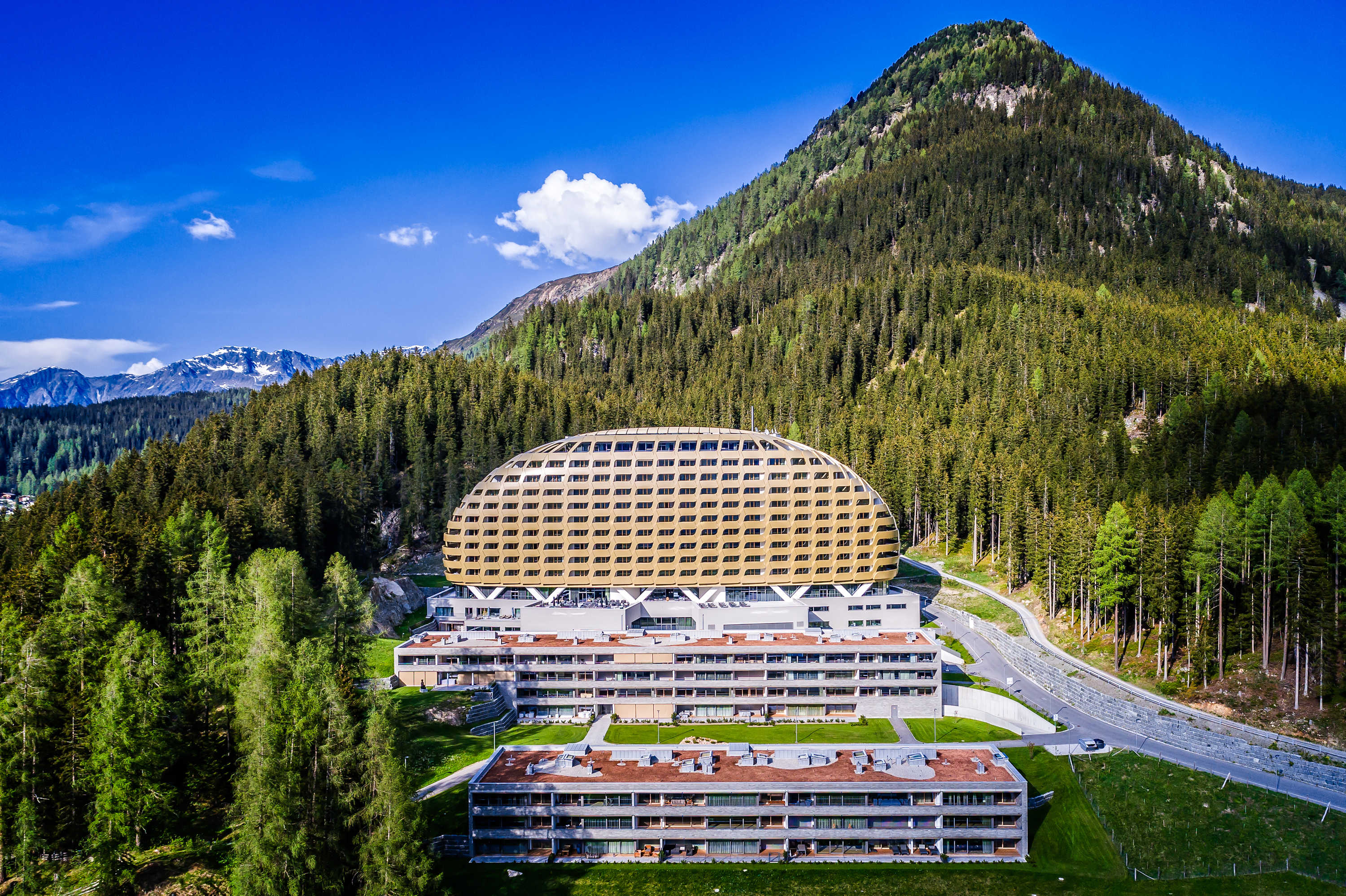 Luftaufnahme Intercontinental Hotel Alpengold Davos Schweiz
