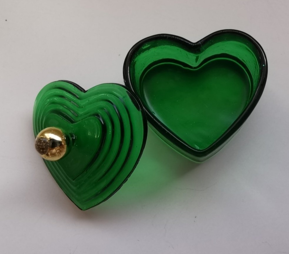 5020 - Green Heart Casket