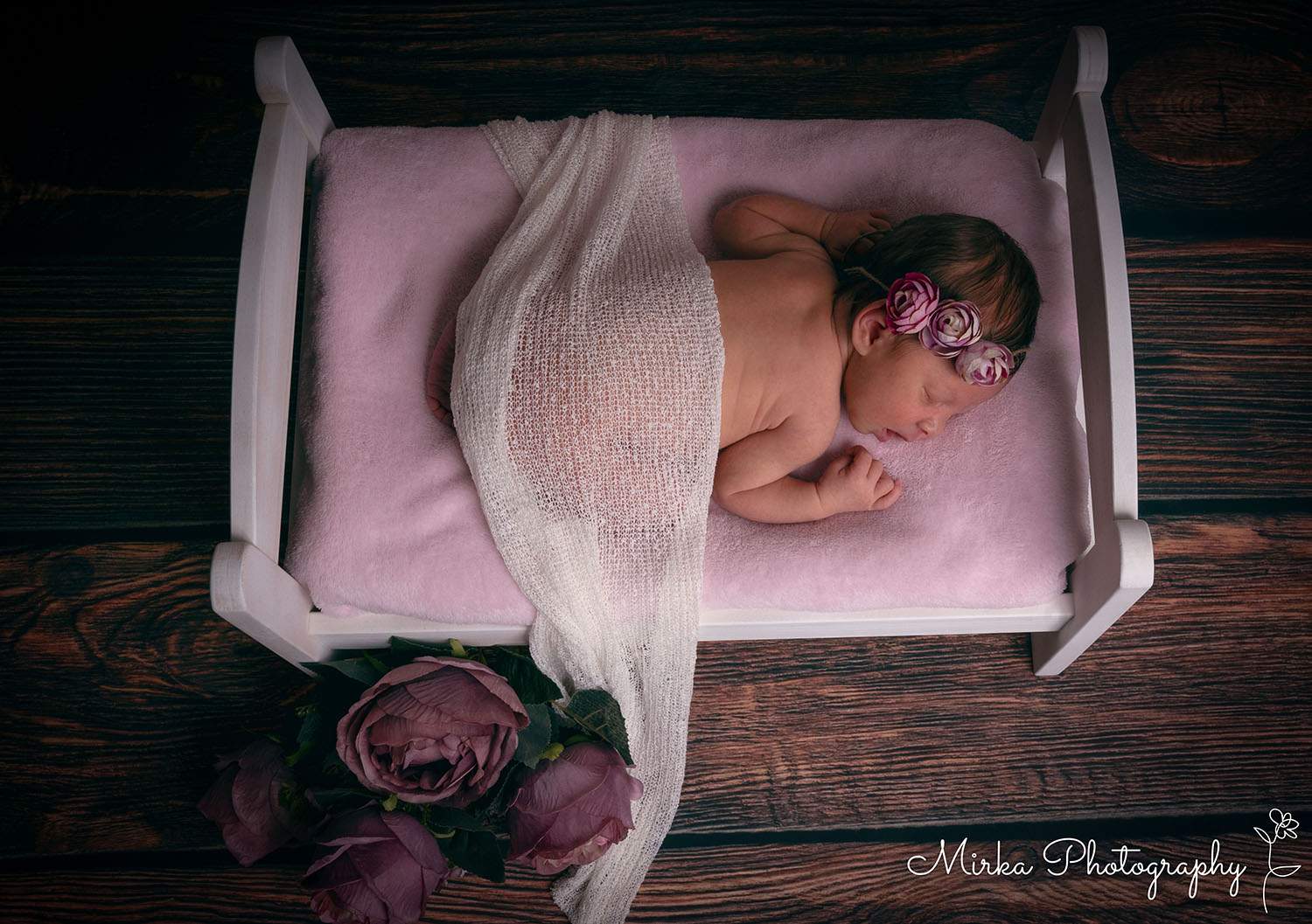 Baby weisses Bett in rosa