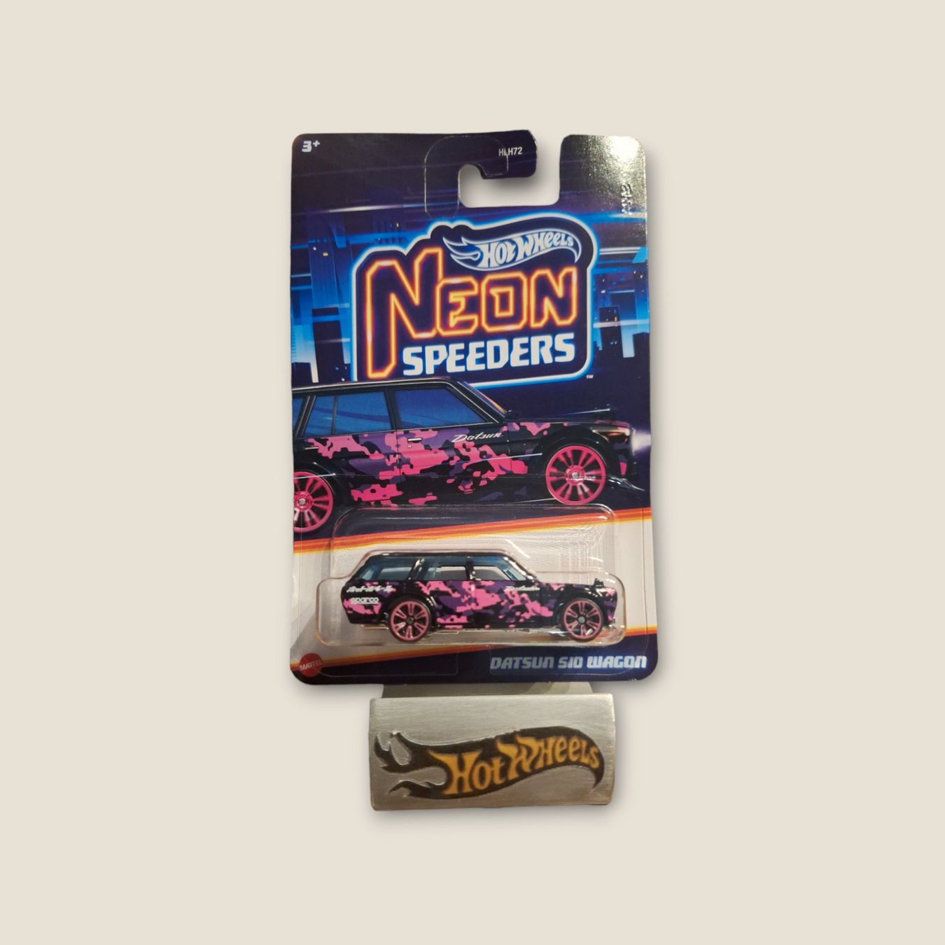 Hot Wheels Neon Speeders 2024 Datsun 510 Wagon 2/8 L