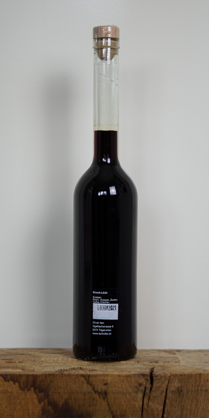 Tschniti's Black Edition Kirschlikör Flasche 50cl