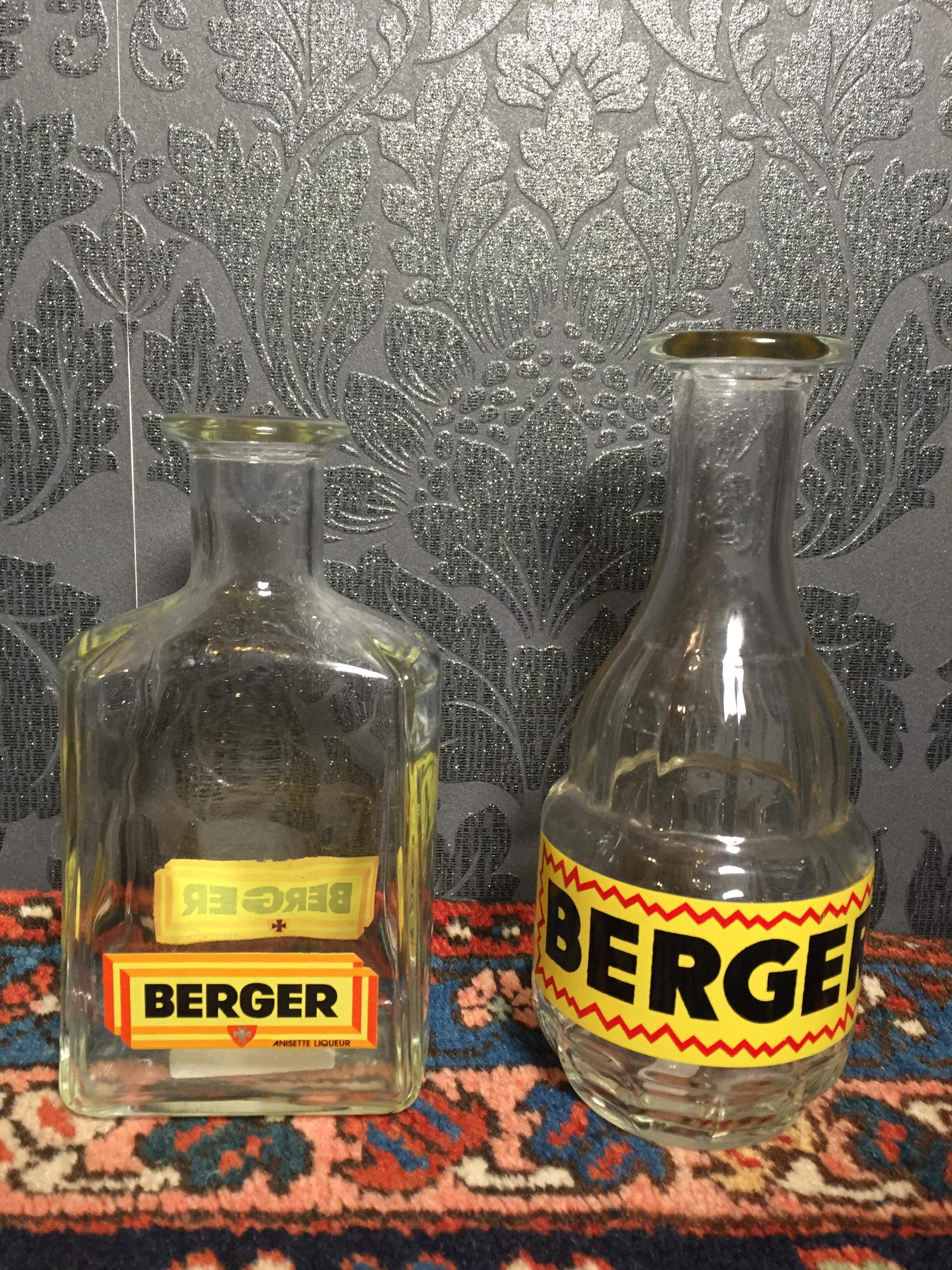 Karaffen von Pastis, Berger, Pernod