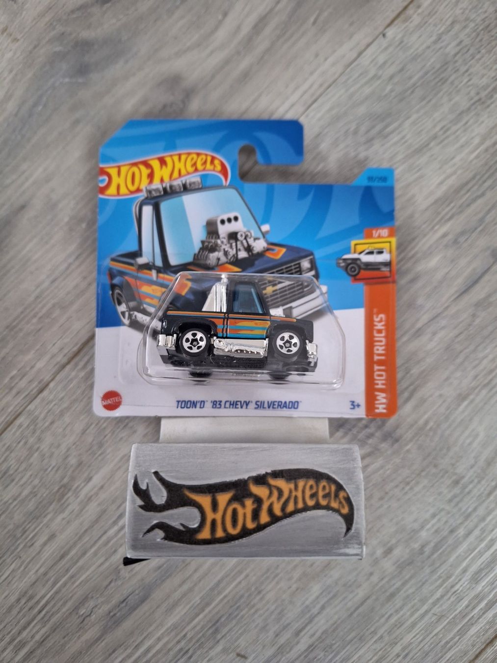 Hot Wheels HW Hot Trucks 2023 Toon'D 83 Chevy Silverado 1/10 S