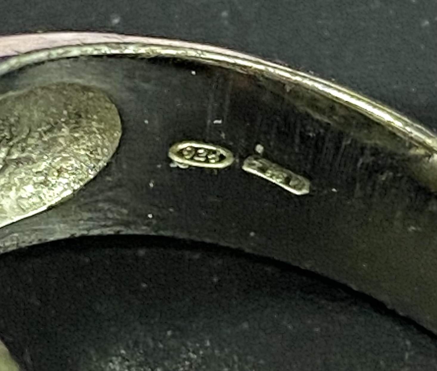 Fingerring aus Sterling Silber mit Perlen und Glassteinen