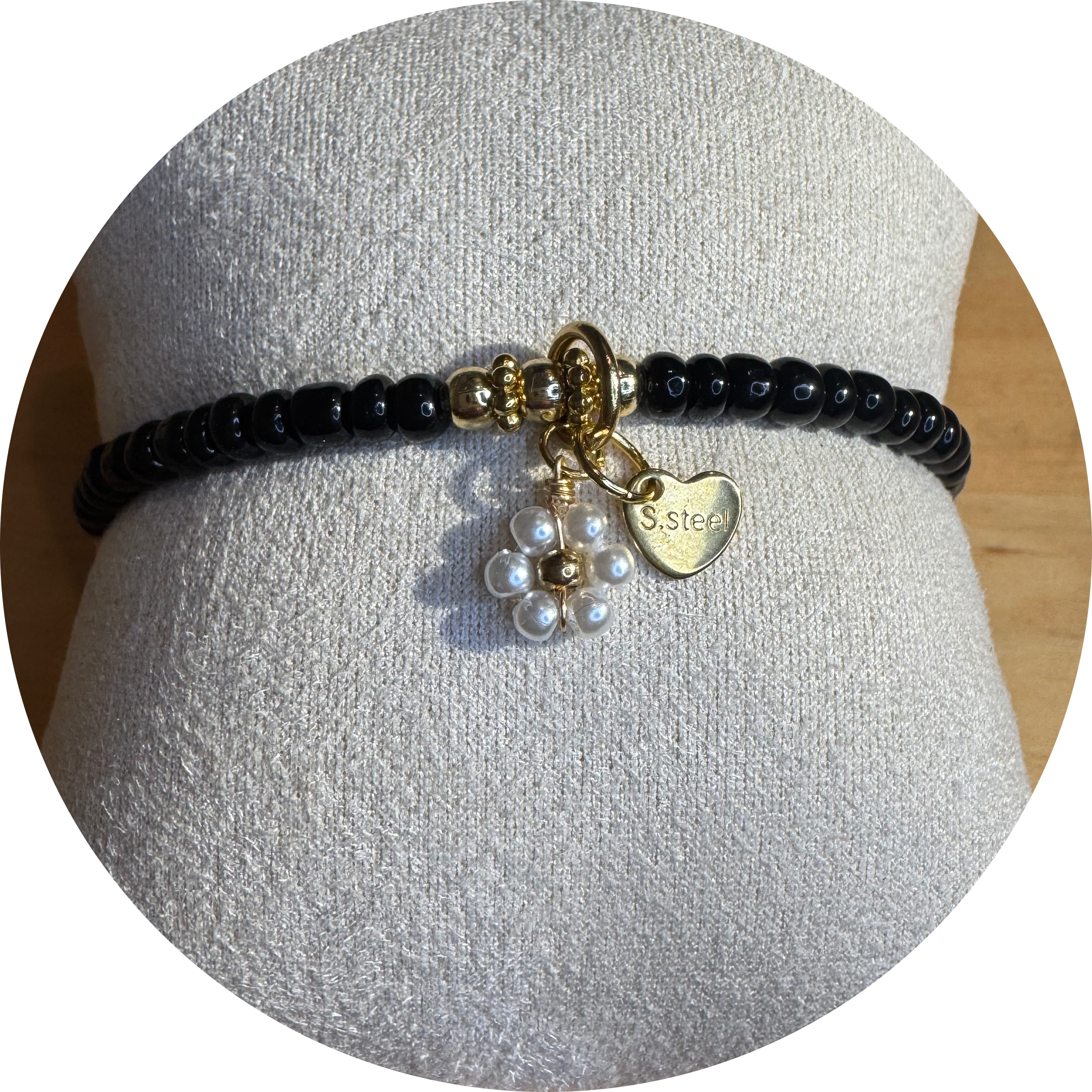 Armband mit Miyuki Perlen - Blume  - Schwarz - Gold - 4mm