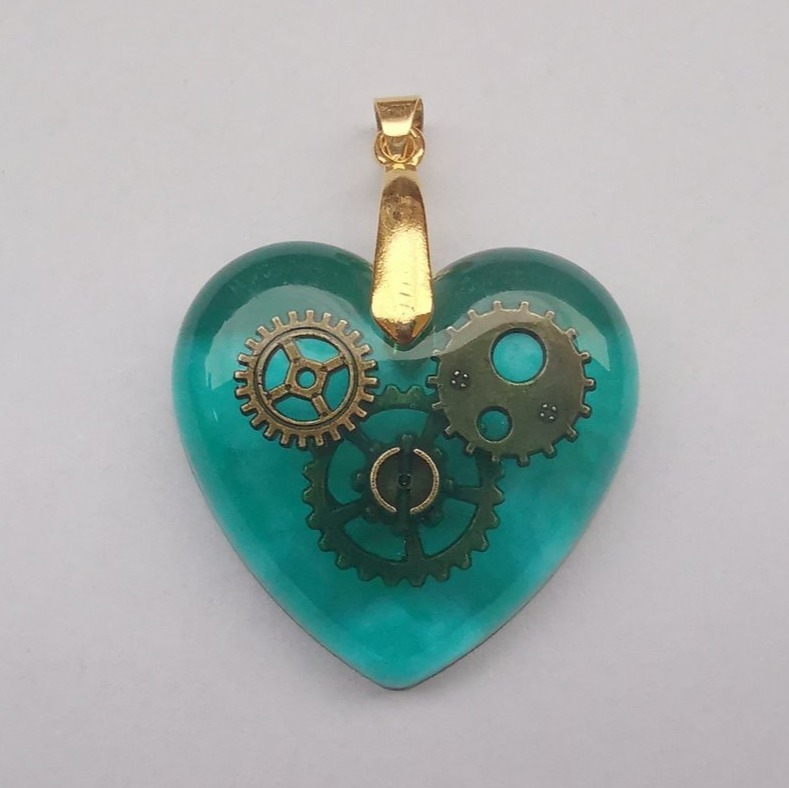 1740 - Green Gear Heart