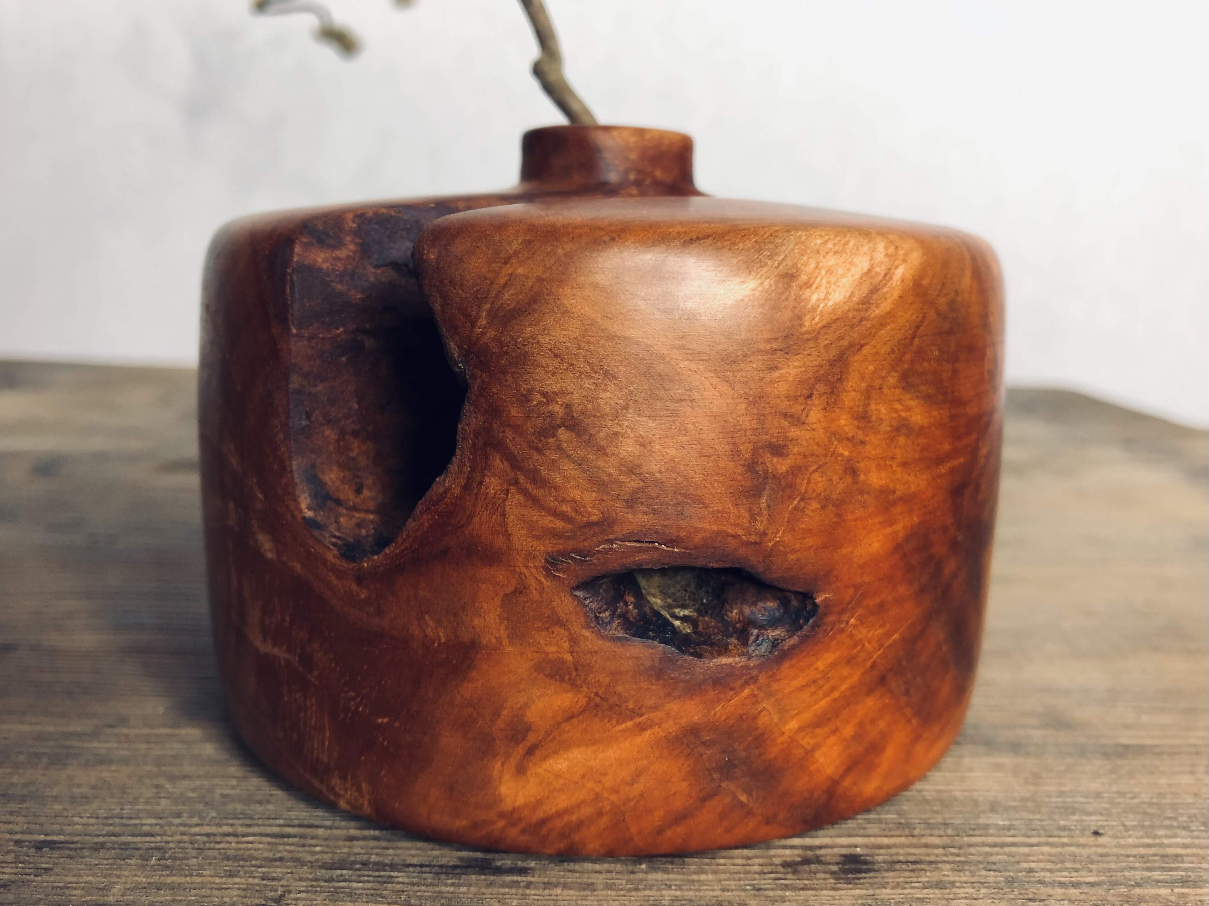 Vase aus Birnbaumholz