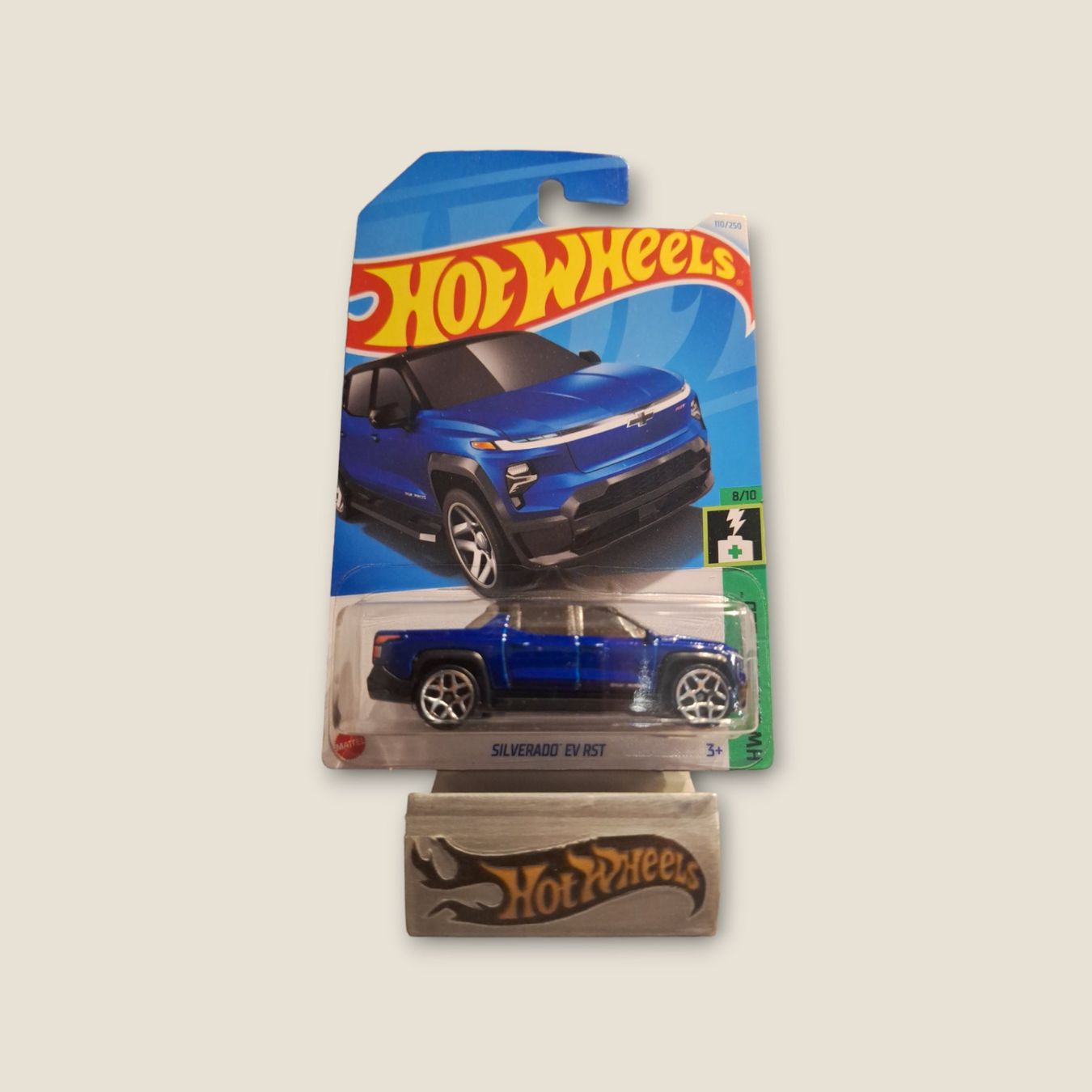 Hot Wheels HW Green Speed 2024 Silverado EV RST 8/10 L