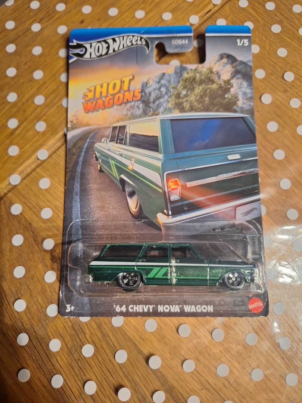 Hot Wheels Hot Wagons 2024 64 Chevy Nova Wagon 1/5 L