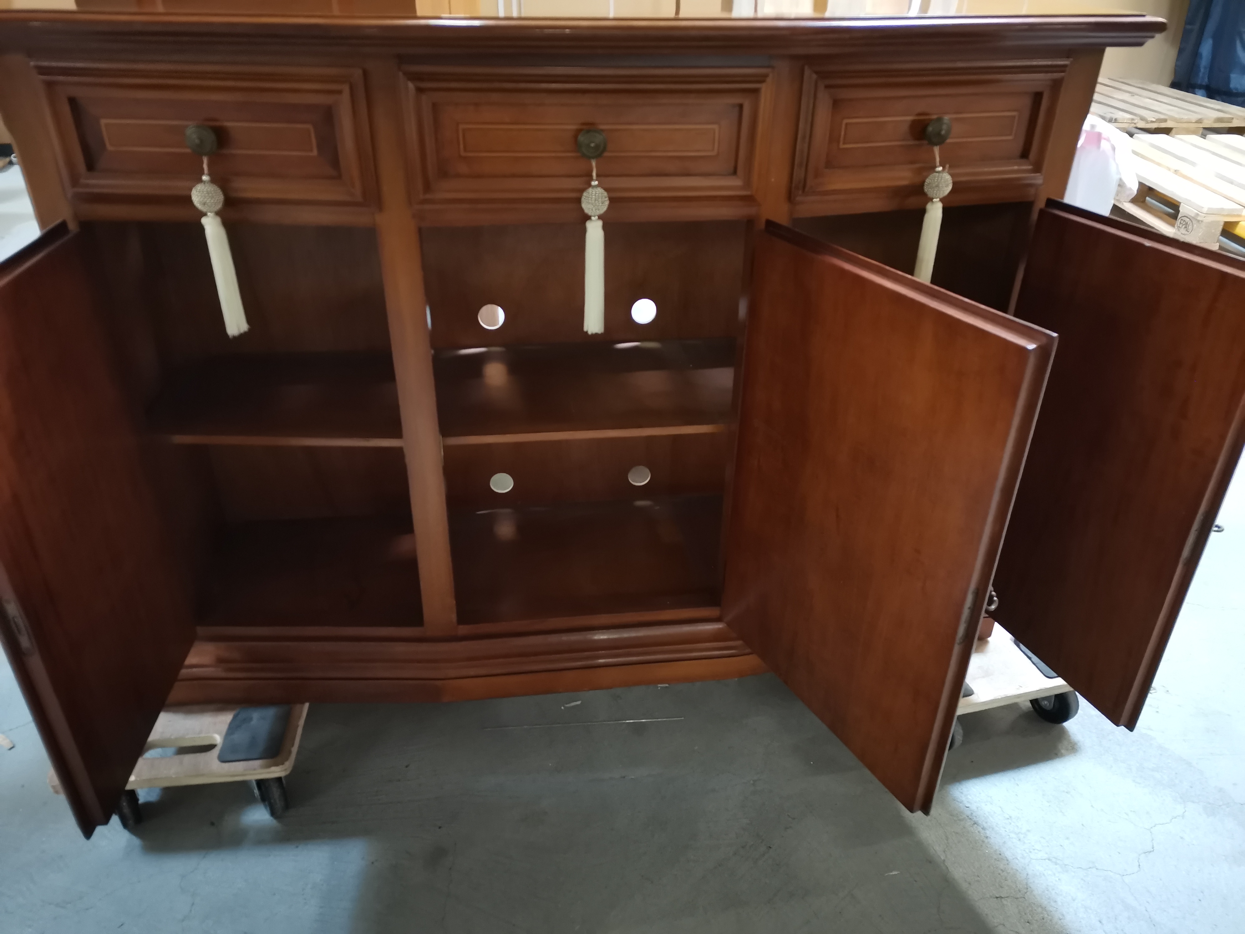 Sideboard / Anrichte mit Intarsien