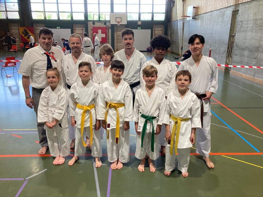 Gruppenfoto Karate SKO-Turnier in Burgdorf