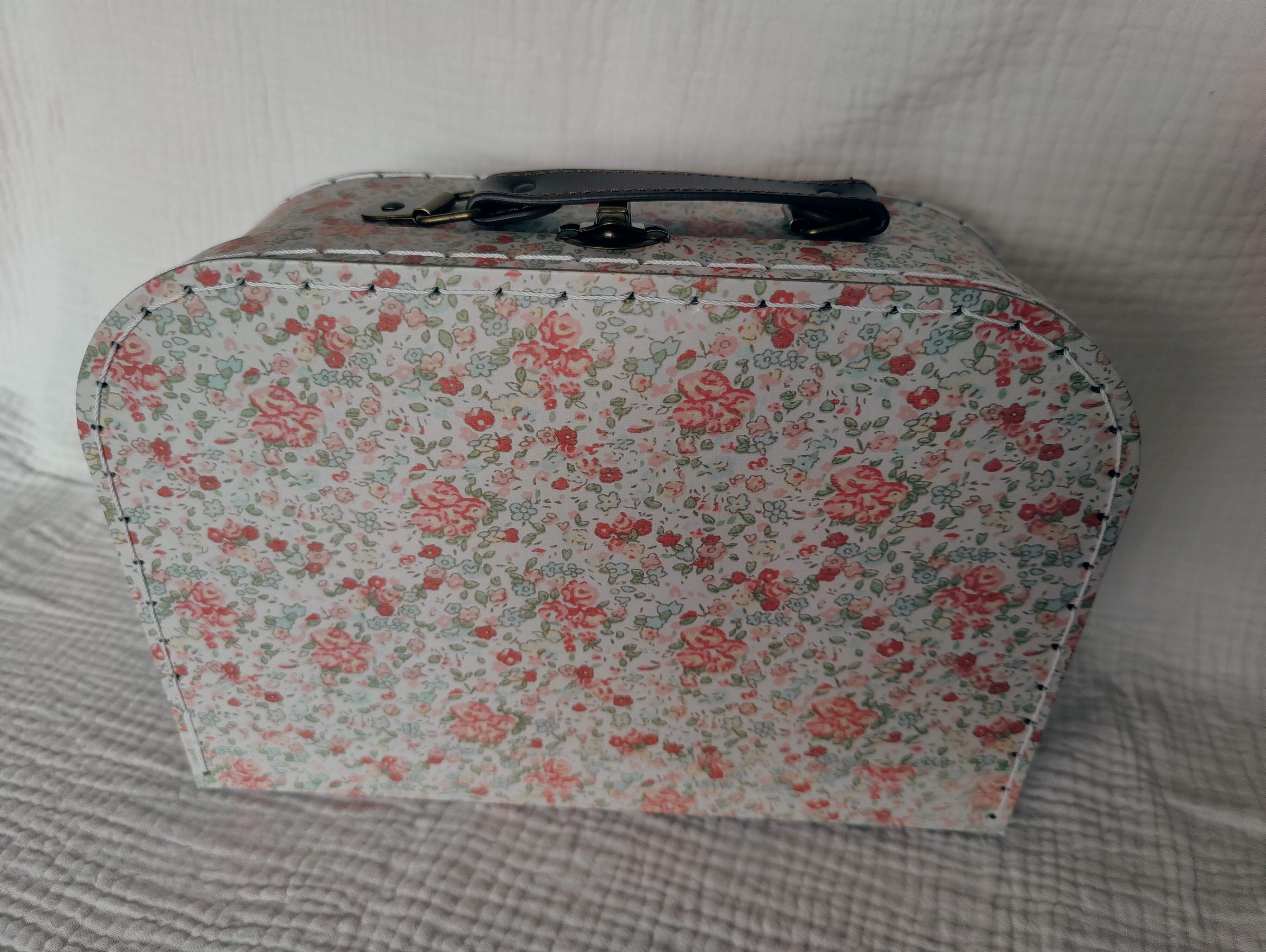 Mittelgrosser Koffer "Blütentraum"