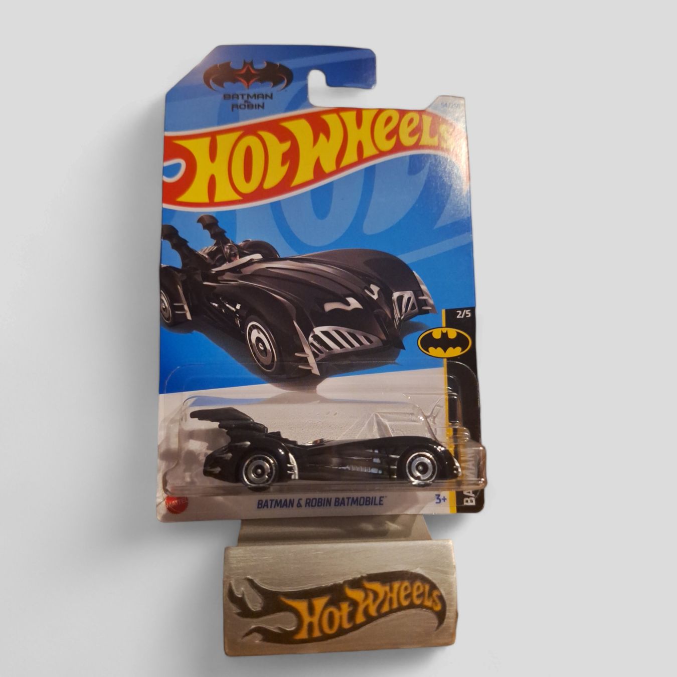 Hot Wheels Batman 2024 Batman & Robin Batmobile 2/5 L